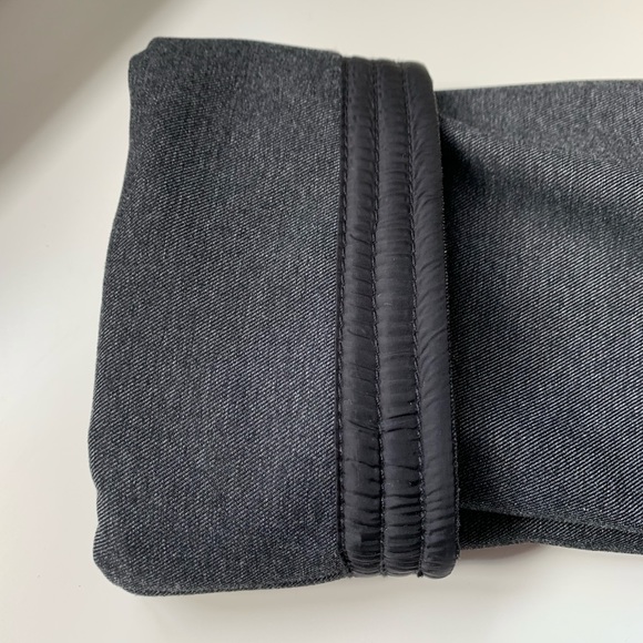 Lululemon warm winter black coat like new - Picture 5 of 6